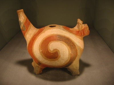 Foto på ett keramikföremål från Mississippikulturen, “Undervattenspantern”, från 1400- eller 1500-tal.