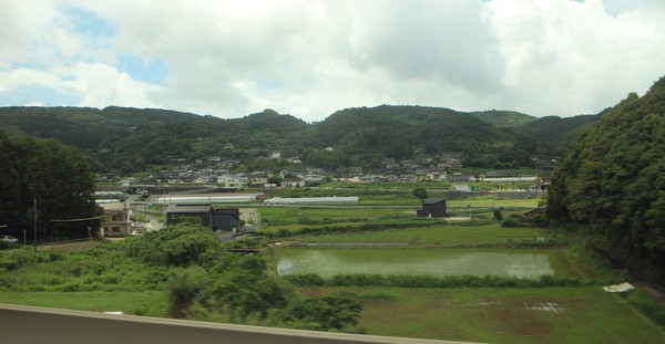 Taget från Kamome på väg till Takeo-onsen.