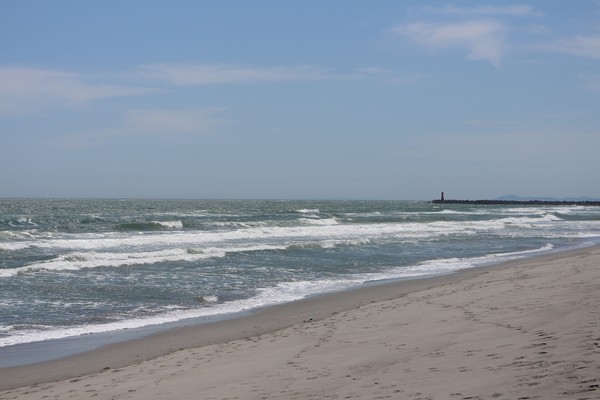 En vacker strand, helt okommersialiserad trots närheten till Hamamatsu.