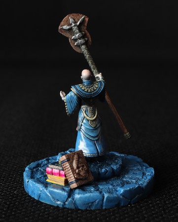 The High Priest of Nyarlathotep from the rear.