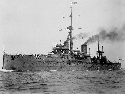 Foto på den verkliga HMS Dreadnought.